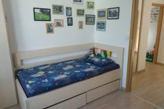 Jednolůžková postel s úložným prostorem | 5 let záruka | Truhlářství Petříček