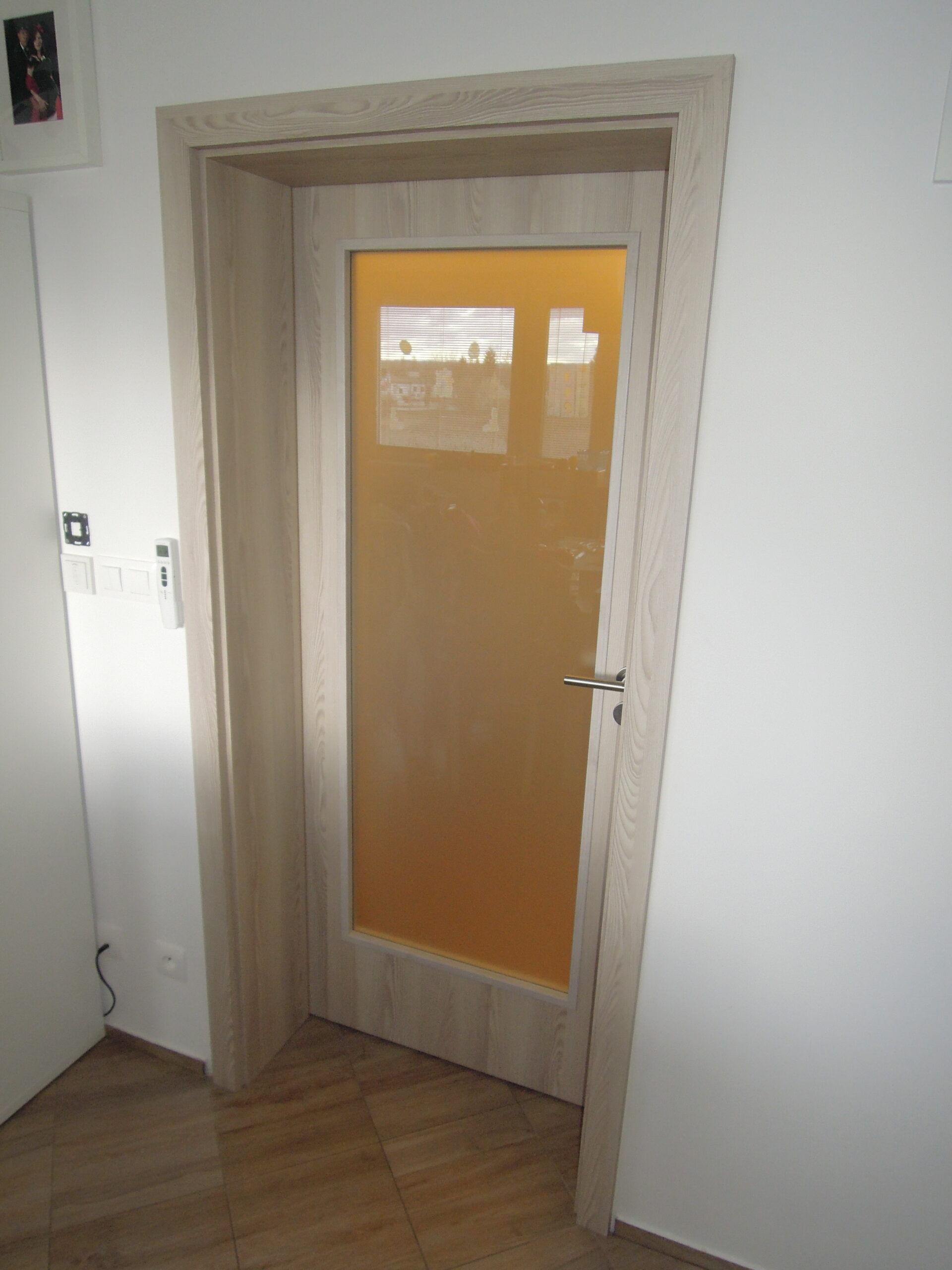 Dveře z lamina + obložky z lamina  H 1250