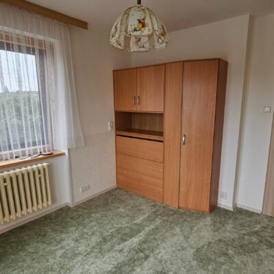 Buková skříň bukový nábytek do pokoje